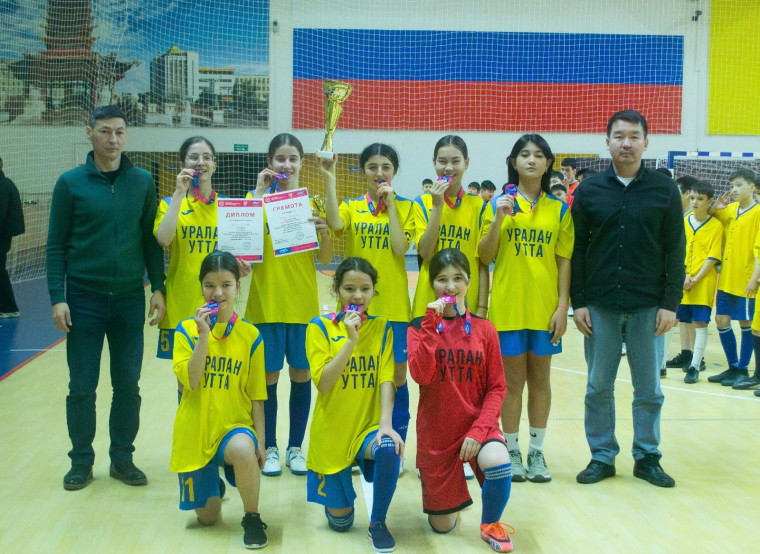 Кожаный мяч в школьной футбольной лиге среди девочек 2011-2012 г.р.